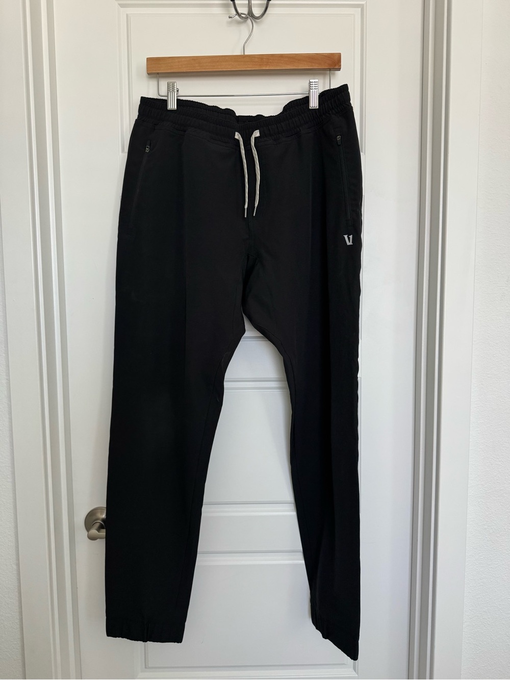 Vuori Black Men’s Drawstring Jogger Pants Large